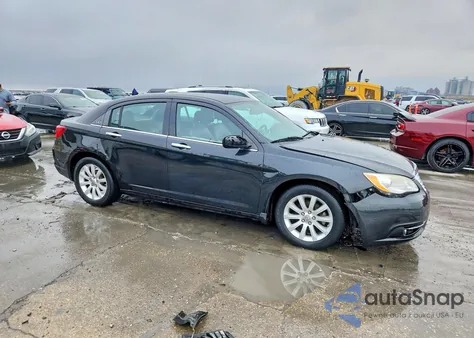 2013 Chrysler 200 Limited z USA, uszkodzony, nr VIN 1C3CCBCG3DN737828